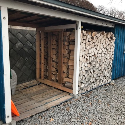 ３立方メートルの薪。